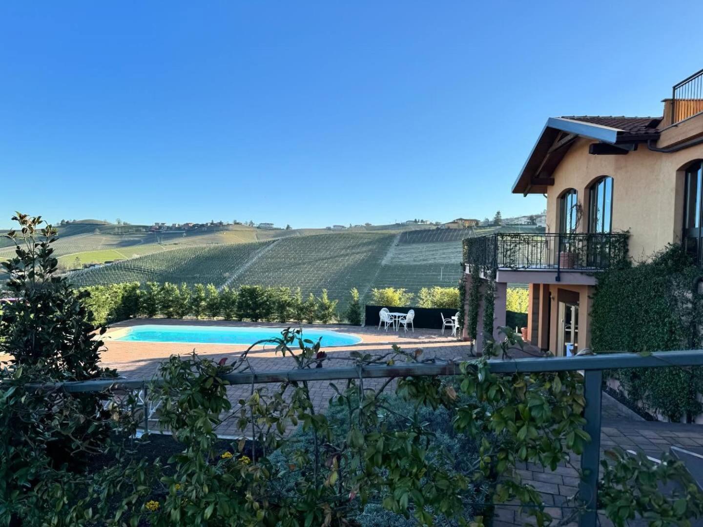 Panoramic Villa Garassino - Country Rooms And Fine Restaurant Трейзо Екстериор снимка