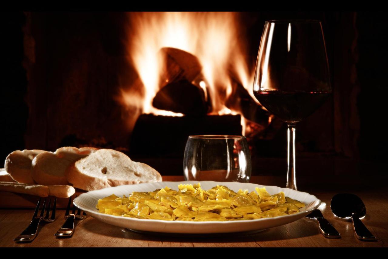 Panoramic Villa Garassino - Country Rooms And Fine Restaurant Трейзо Екстериор снимка