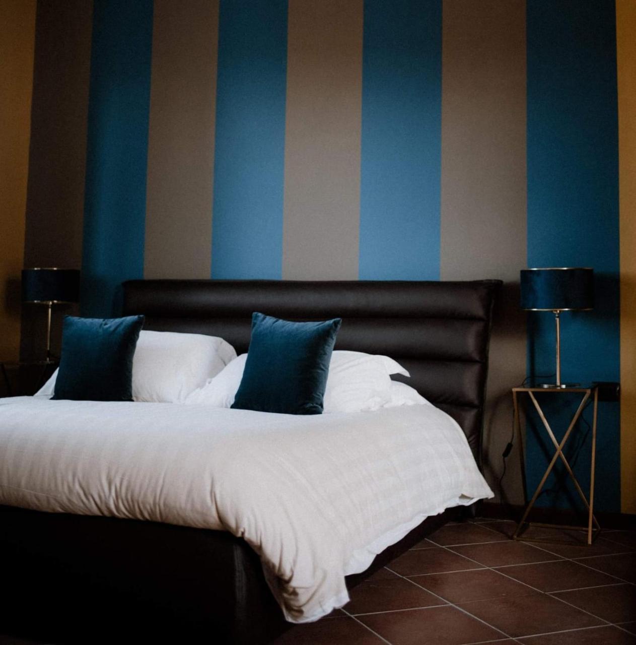 Panoramic Villa Garassino - Country Rooms And Fine Restaurant Трейзо Екстериор снимка